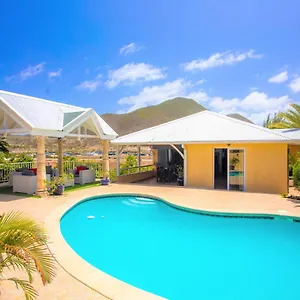 Spacious With Ocean And Mountain View-4 Beds Cul de Sac